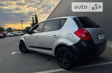 Хэтчбек Kia Ceed 2007 в Киеве