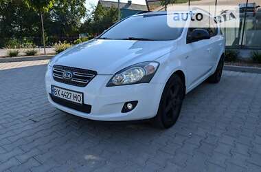 Универсал Kia Ceed 2007 в Хмельницком