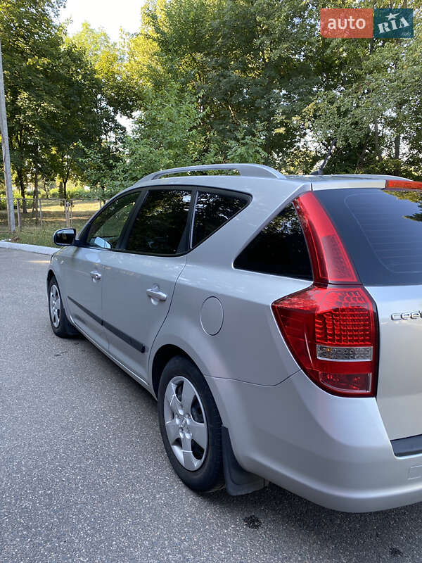 Универсал Kia Ceed 2010 в Смеле