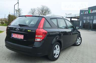 Универсал Kia Ceed 2009 в Радехове