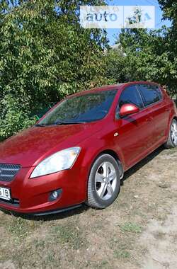 Хэтчбек Kia Ceed 2008 в Монастырище