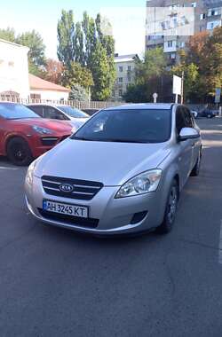 Хетчбек Kia Ceed 2008 в Дніпрі