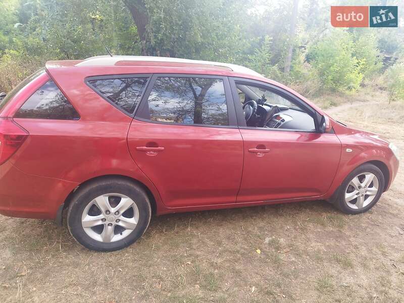 Универсал Kia Ceed 2008 в Краматорске
