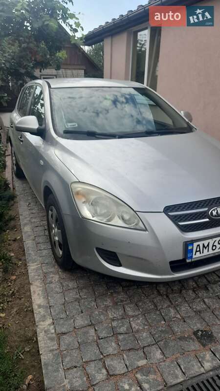 Хэтчбек Kia Ceed 2007 в Черняхове фото 2 Хэтчбек Kia Ceed 2007 в Черняхове