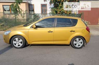 Хетчбек Kia Ceed 2007 в Дніпрі