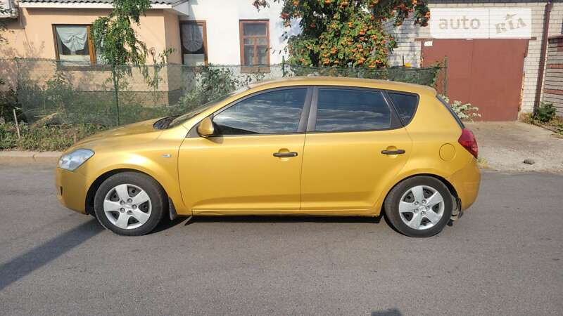 Хэтчбек Kia Ceed 2007 в Днепре