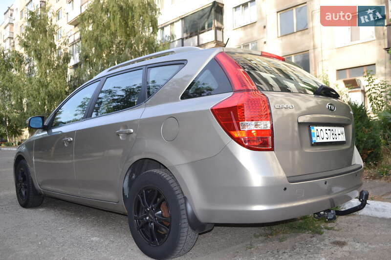 Універсал Kia Ceed 2010 в Долинській
