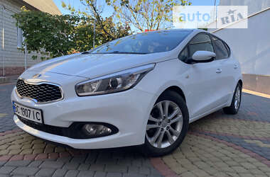 Хэтчбек Kia Ceed 2012 в Старом Самборе