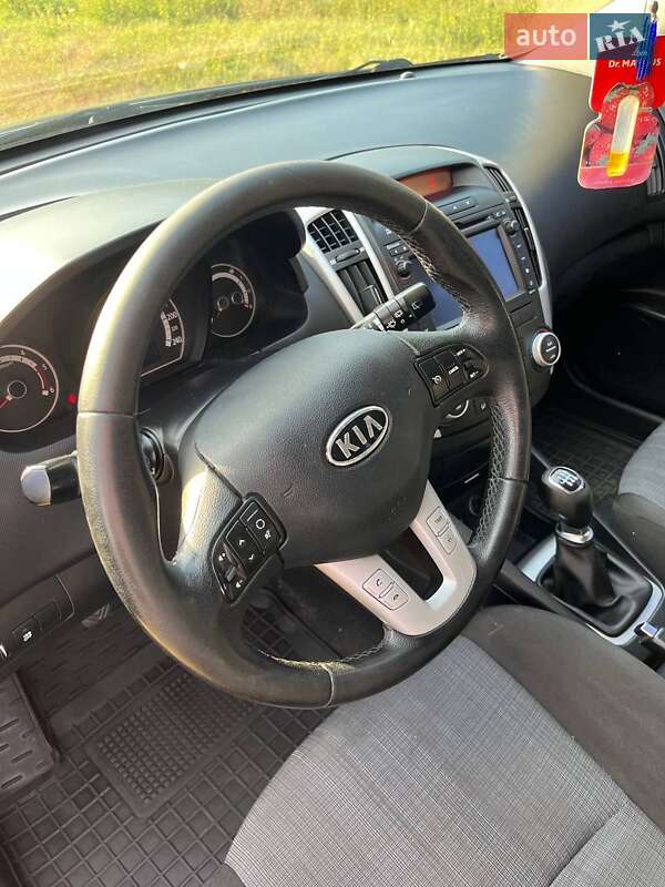 Универсал Kia Ceed 2010 в Радивилове