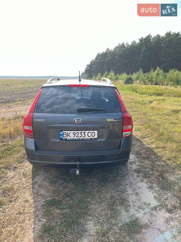 Универсал Kia Ceed 2010 в Радивилове