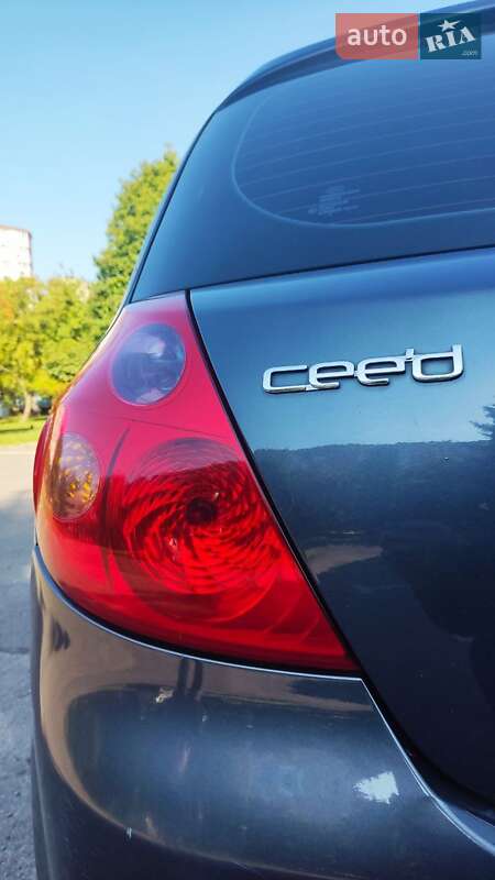 Хэтчбек Kia Ceed 2007 в Ровно