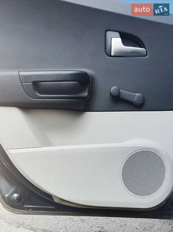 Хэтчбек Kia Ceed 2007 в Ровно