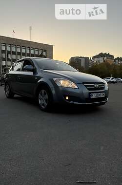 Хэтчбек Kia Ceed 2008 в Кременчуге