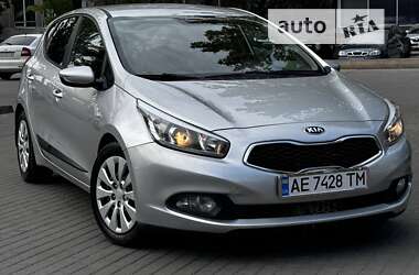 Хэтчбек Kia Ceed 2014 в Днепре