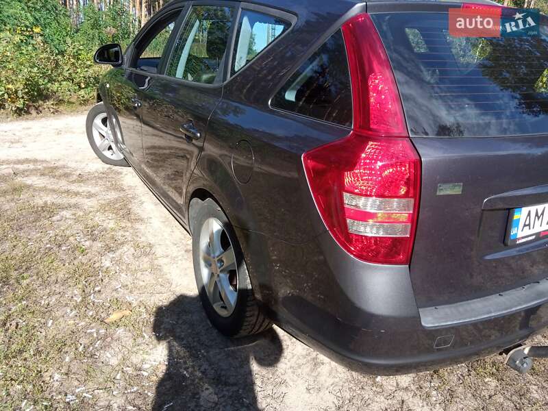Универсал Kia Ceed 2007 в Коростене