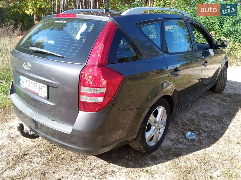Универсал Kia Ceed 2007 в Коростене