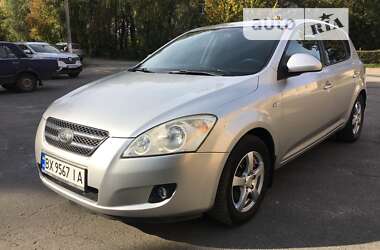 Хэтчбек Kia Ceed 2007 в Остроге