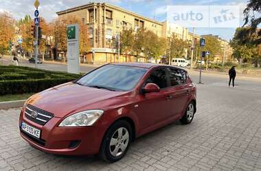 Хэтчбек Kia Ceed 2008 в Запорожье