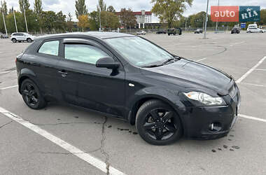 Хэтчбек Kia Ceed 2008 в 