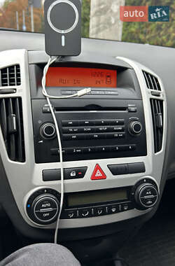 Хэтчбек Kia Ceed 2008 в 