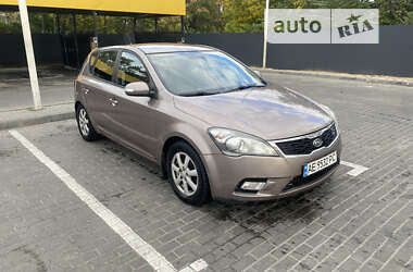 Хэтчбек Kia Ceed 2009 в Днепре