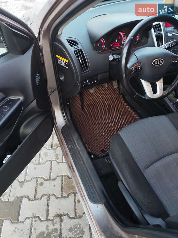 Універсал Kia Ceed 2010 в Старокостянтинові
