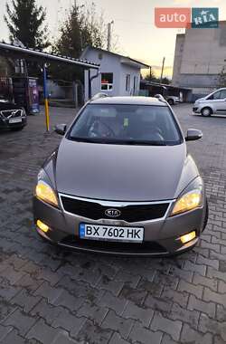 Универсал Kia Ceed 2010 в Староконстантинове