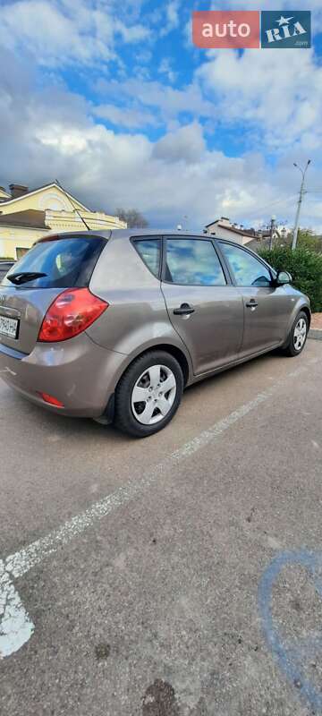 Хэтчбек Kia Ceed 2008 в Виннице