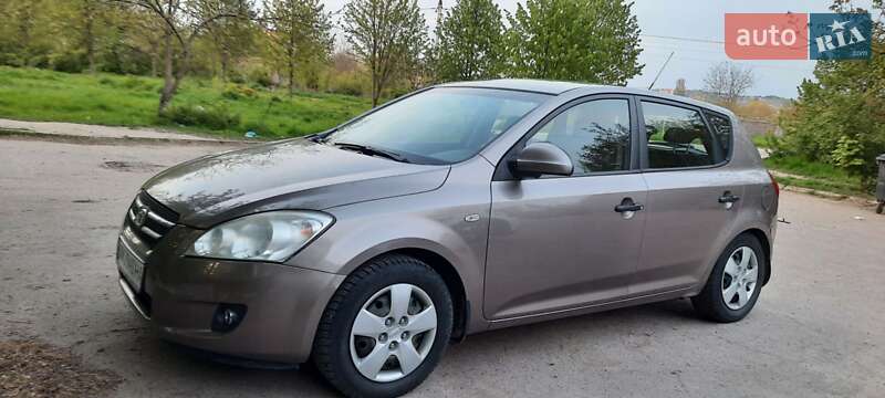 Хэтчбек Kia Ceed 2008 в Виннице