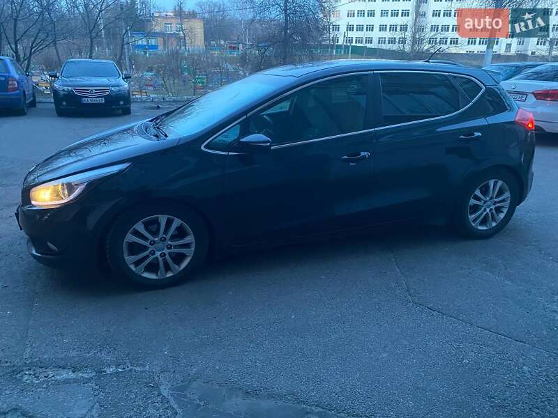 Хэтчбек Kia Ceed 2012 в Василькове