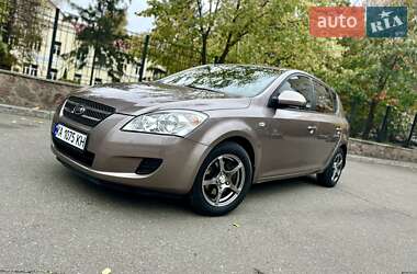 Хетчбек Kia Ceed 2008 в Києві