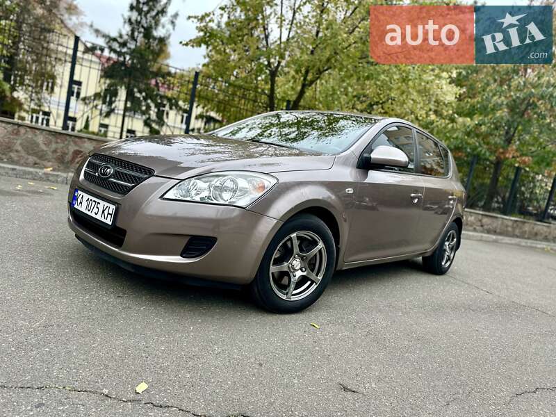 Хетчбек Kia Ceed 2008 в Києві