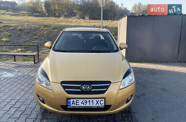 Хэтчбек Kia Ceed 2007 в 