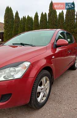 Хэтчбек Kia Ceed 2008 в Чернигове