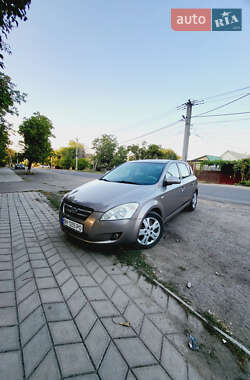 Хэтчбек Kia Ceed 2007 в Раздельной
