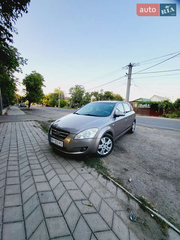 Хэтчбек Kia Ceed 2007 в Раздельной фото 3 Хэтчбек Kia Ceed 2007 в Раздельной
