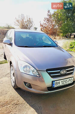Хэтчбек Kia Ceed 2007 в Раздельной