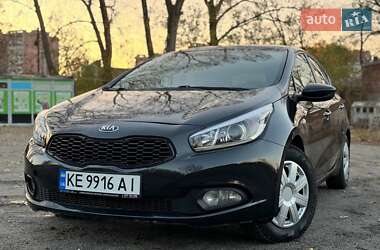 Хэтчбек Kia Ceed 2015 в Днепре