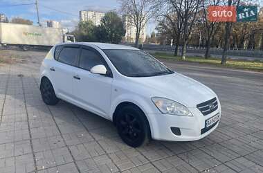 Хэтчбек Kia Ceed 2008 в Киеве