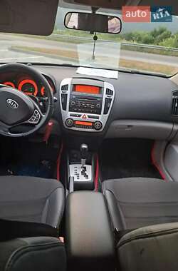 Хэтчбек Kia Ceed 2008 в Хусте