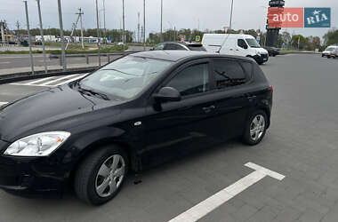 Хэтчбек Kia Ceed 2007 в Луцке