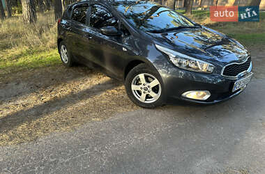 Хетчбек Kia Ceed 2012 в Чернігові