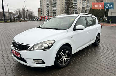 Универсал Kia Ceed 2010 в Луцке