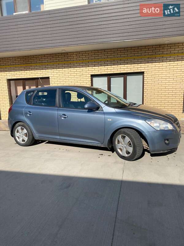 Хэтчбек Kia Ceed 2009 в Бердичеве