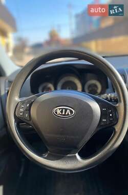 Хэтчбек Kia Ceed 2009 в Бердичеве