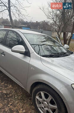 Хэтчбек Kia Ceed 2007 в 