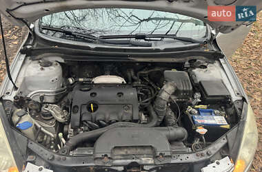 Хэтчбек Kia Ceed 2007 в 