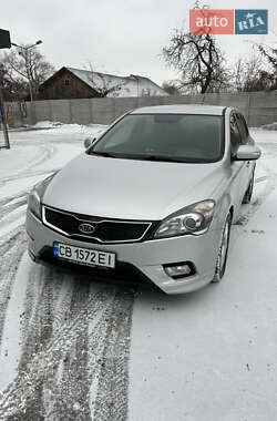 Хэтчбек Kia Ceed 2010 в Чернигове