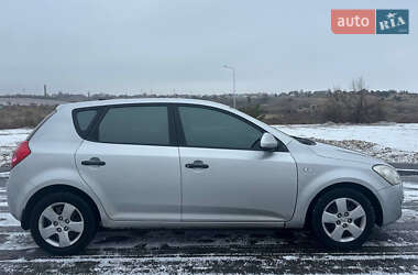 Хетчбек Kia Ceed 2007 в Рівному