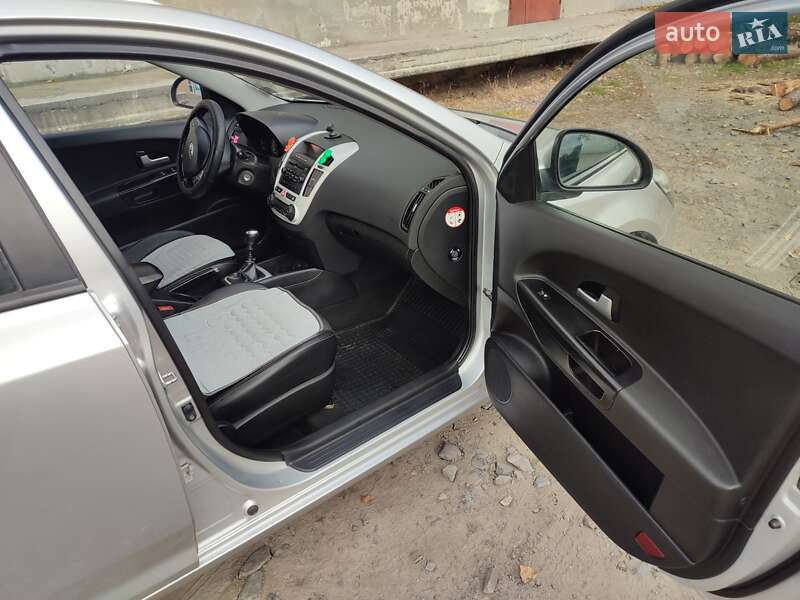Универсал Kia Ceed 2008 в Шацке